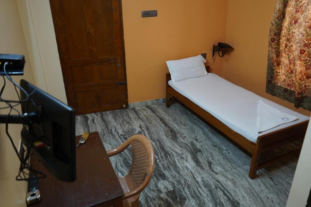 Sangeetha Tourist Home Thiruvananthapuram Extérieur photo