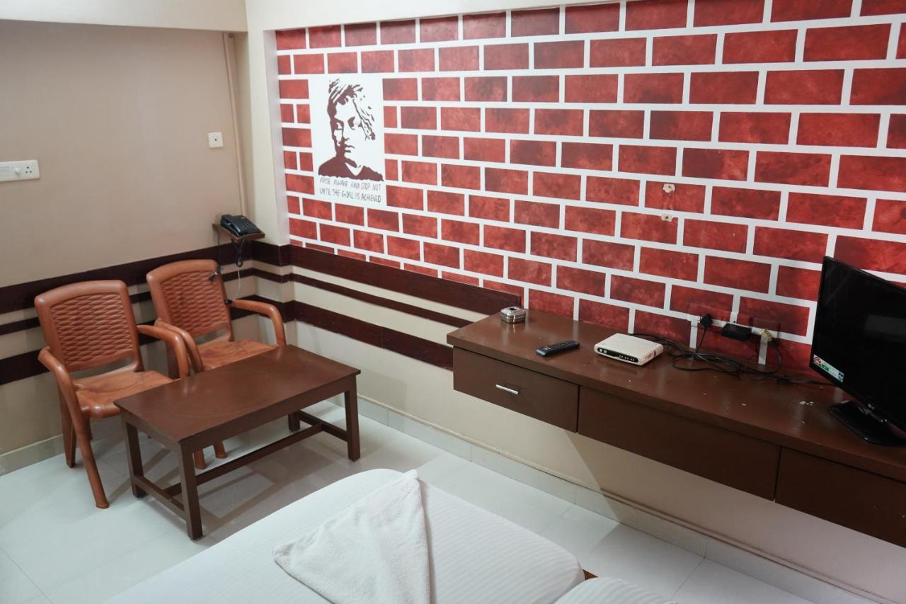 Sangeetha Tourist Home Thiruvananthapuram Extérieur photo